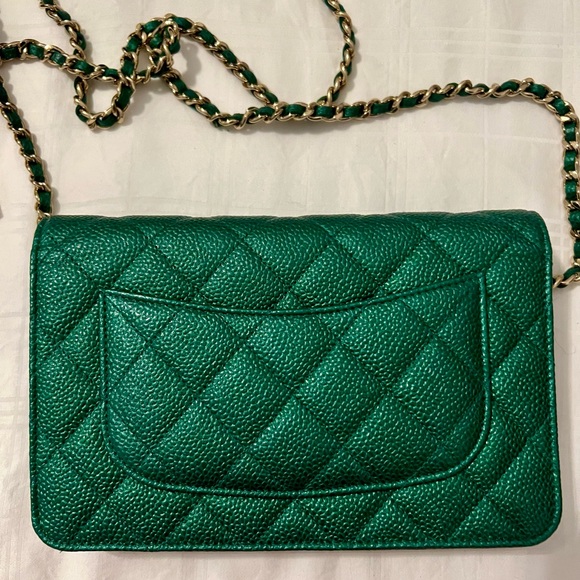 Chanel 18s Emerald Green WOC - Picture 6 of 11